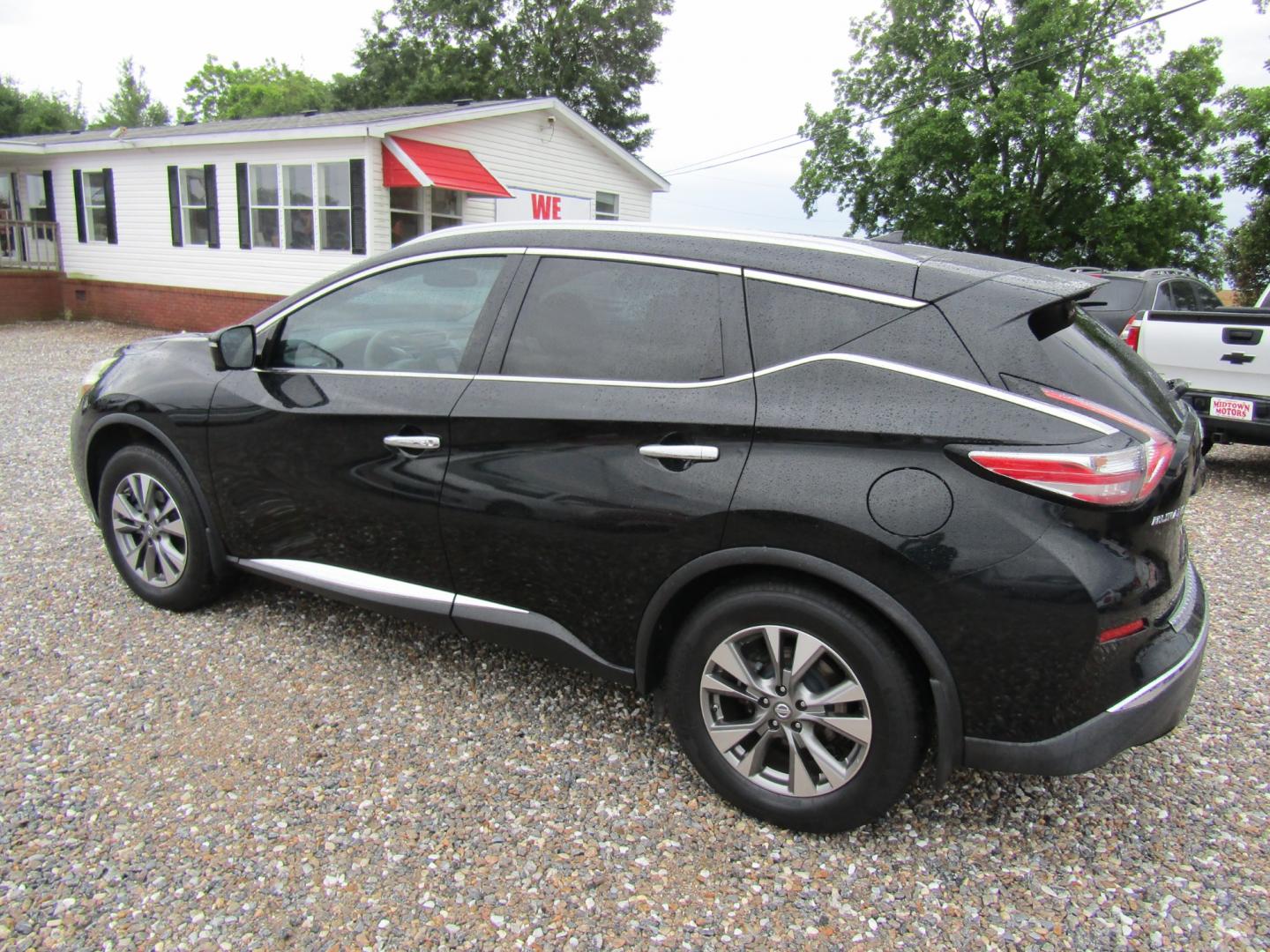 2015 Black /Gray Nissan Murano (5N1AZ2MG1FN) with an V6 engine, Automatic transmission, located at 15016 S Hwy 231, Midland City, AL, 36350, (334) 983-3001, 31.306210, -85.495277 - Photo#5